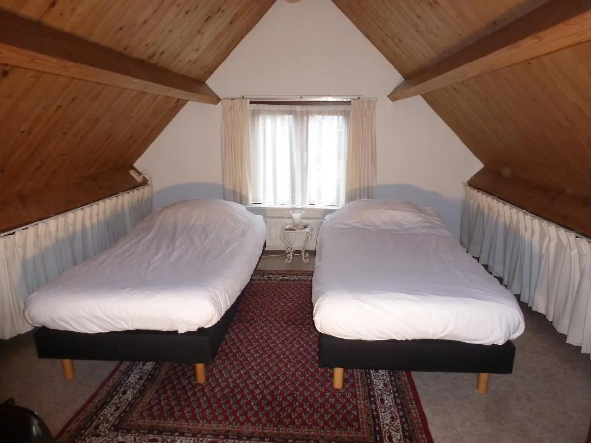 Huis De Roos De Kwakel